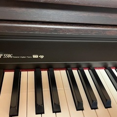 ローランド電子ピアノ　Roland HP-550 88鍵盤　デモ曲自動演奏30曲　椅子付きの画像
