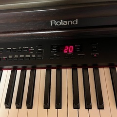 ローランド電子ピアノ　Roland HP-550 88鍵盤　デモ曲自動演奏30曲　椅子付きの画像