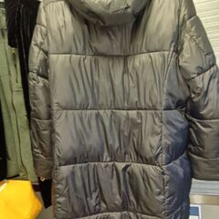 ダウンコートフード付き　Lサイズ　H＆M　美品　色は黒の画像