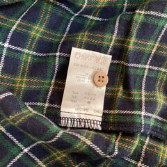 （東京・引き取り）ネイビー×グリーンの秋冬向けシャツMサイズの画像