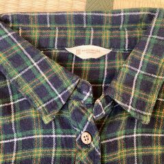 （東京・引き取り）ネイビー×グリーンの秋冬向けシャツMサイズの画像