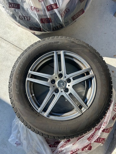 RAV4 CX5 ハリアー　225/65r17 
スタッドレスタイヤ
