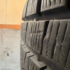 【美品】205/60R16スタッドレスタイヤの画像