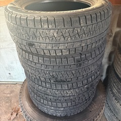 【美品】205/60R16スタッドレスタイヤの画像