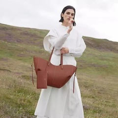 POLÈNE 新品トートバッグ レディースハンドバッグ 高級感溢れるの画像