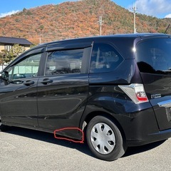 《車検ロング（R9年3月迄）即乗り可！3列シート7人乗りのコンパクトミニバン フリード Gジャストセレクション 人気色プレミアムブラキッシュパール 》☆左側パワースライドドア/スマートキーX2個/Clarionナビ/ETC【車両交換/下取りOK】の画像