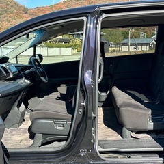 《車検ロング（R9年3月迄）即乗り可！3列シート7人乗りのコンパクトミニバン フリード Gジャストセレクション 人気色プレミアムブラキッシュパール 》☆左側パワースライドドア/スマートキーX2個/Clarionナビ/ETC【車両交換/下取りOK】の画像