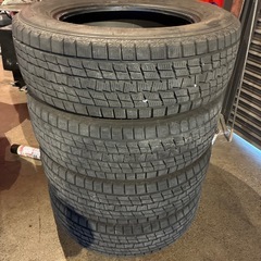 エクストレイル　など　グッドイヤー　スタッドレス4本　アイスナビ　SUVの画像