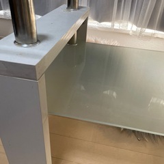 ガラステーブルの画像