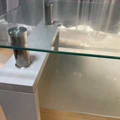 ガラステーブルの画像