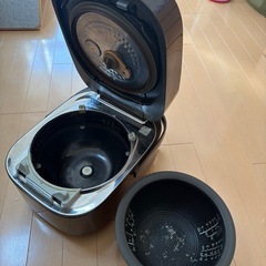 東芝真空圧力IHジャー炊飯器の画像