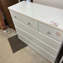 【リサイクルショップどりーむ荒田店】No.5076 白を基調としたシンプルな衣類収納です。天板少し汚れあり😢の画像