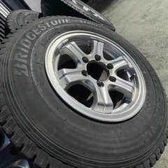 ハイエース　純正アルミ　195/80/15 LT 6穴スタッドレスタイヤセット❗️の画像