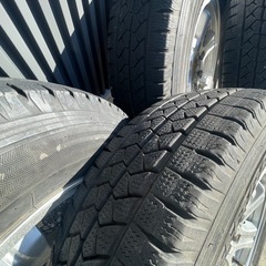 ハイエース　純正アルミ　195/80/15 LT 6穴スタッドレスタイヤセット❗️の画像