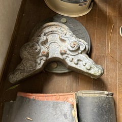 蛸壺や瓦など差し上げますの画像