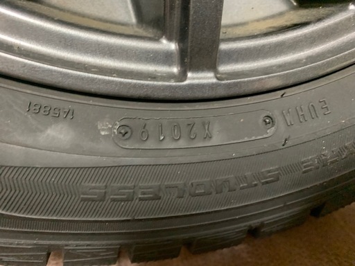 スタッドレスタイヤ　4本セット 165/60r15