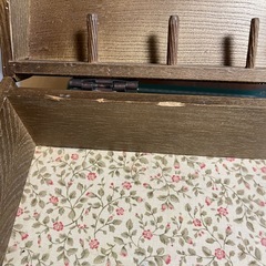 【無料でお譲りします！】木製裁縫箱の画像