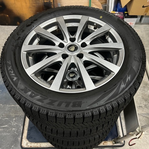 215/55R17　バリ溝　ブリヂストン　vrx2  スタッドレス　ホイール　４本セット　