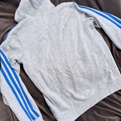 アディダス ジップアップパーカー 150の画像