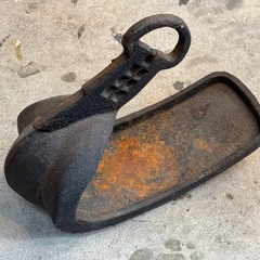 アンティーク 古道具 金鉄製 鐙 あぶみ舌長鐙 武具 馬具 馬術 鞍 くらの画像