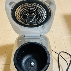 SHARP IHジャー炊飯器 3合 KS-HF05B ホワイトの画像