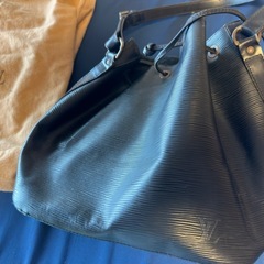 LOUIS VUITTON ルイヴィトン ノエ エピ ショルダーバッグの画像