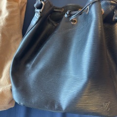 LOUIS VUITTON ルイヴィトン ノエ エピ ショルダーバッグの画像