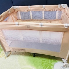 折りたたみベビーベッドの画像
