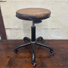 スツールの画像