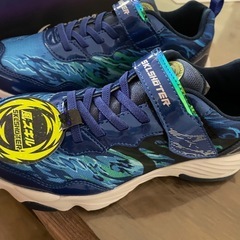 スニーカー　23センチの画像