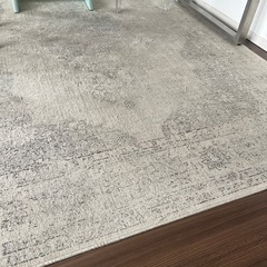 ZARAHOMEヴィンテージ風カーペット の画像