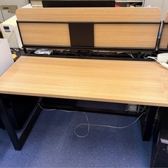 フリーアドレスデスク4人用の画像
