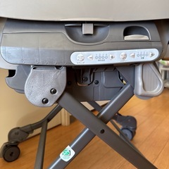 コンビ 電動ハイローチェアの画像