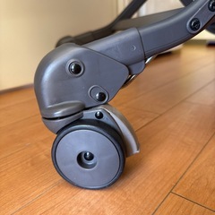 コンビ 電動ハイローチェアの画像