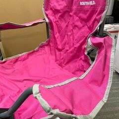 アウトドア用折りたたみ椅子（ピンク）の画像