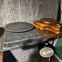 スキレット、スキレット鍋、お皿の画像