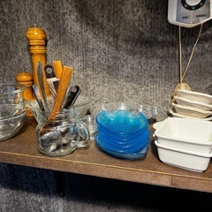 スキレット、スキレット鍋、お皿の画像