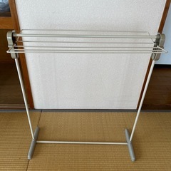 パイプハンガー3点とタオル干しの画像