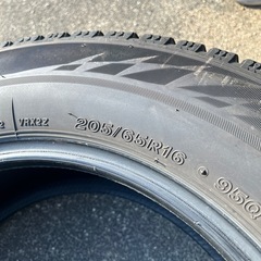 【2022年製】205/65R16 スタッドレスタイヤの画像