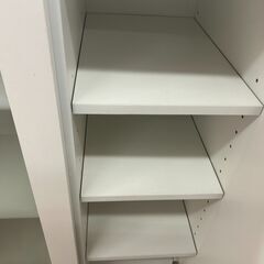 【リユ-スのサカイ広島石内店】ジモティ割！3枚扉食器棚/クリ-ニング済み/HG-8278/広島市 家具　佐伯区 家具　南区 家具　西区 家具　東区 家具　中区 家具　安佐南区 家具　安佐北区 家具　安芸区 家具　府中町 家具　海田町 家具　熊野町 家具　坂町 家具　廿日市市 家具			の画像