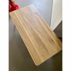 ニトリ折りたたみテーブル　シェルフ付きの画像