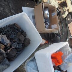 水槽用石、軽石、溶岩石、色々の画像