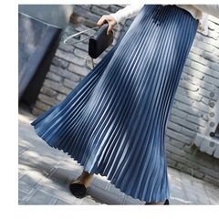 プリーツスカートの画像