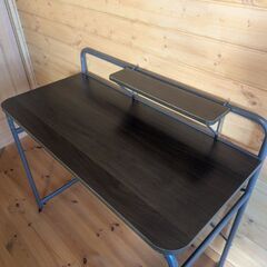 パソコンデスクの画像