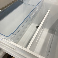 【トレファク高槻店】安心の6ヶ月間保証！取りに来れる方限定！Hisense（ハイセンス）の2ドア冷蔵庫のご紹介です！の画像