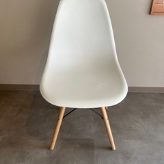 イームズチェア リプロダクト ホワイト ダイニングチェア の画像