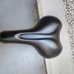 サドル　黒色　柔らか目の画像