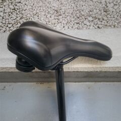 サドル　黒色　柔らか目の画像
