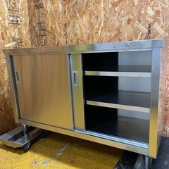 C(7755) 業務用 引き戸付き ステンレス作業台 キャビネット作業台 3段 作業台 厨房 飲食店 Ｗ1200Ｄ600Ｈ800 直接引き取り歓迎 大阪の画像