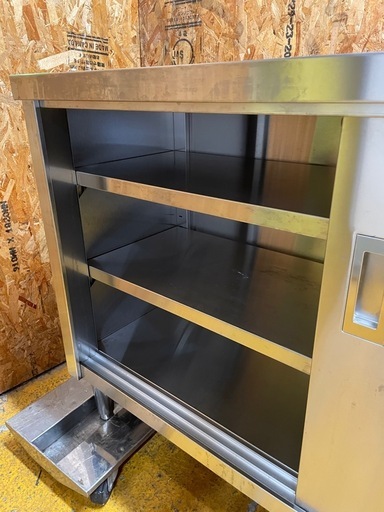 C(7755) 業務用 引き戸付き ステンレス作業台 キャビネット作業台 3段 作業台 厨房 飲食店 Ｗ1200Ｄ600Ｈ800 直接